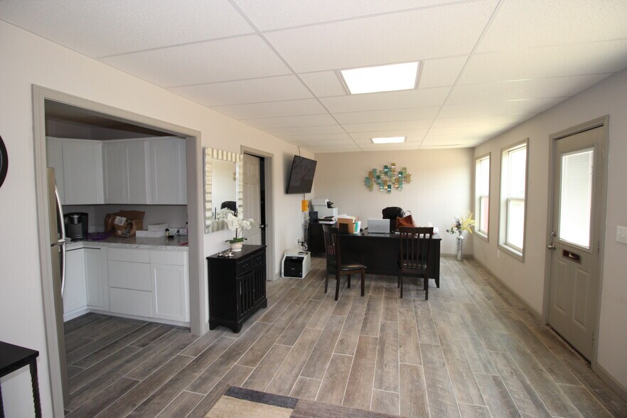 More Photos Of 1930 US Highway 45 Byp S, Trenton Self Storage For Sale