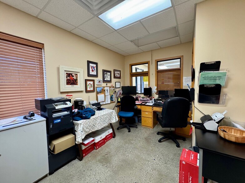 More Photos Of 513 N Shiloh St, Springdale Healthcare For Sale