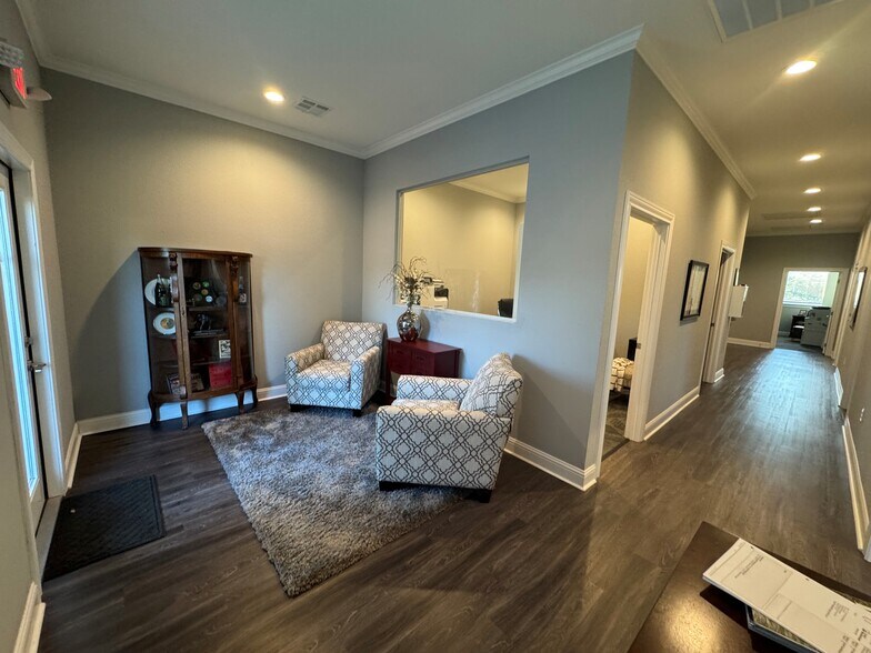 More Photos Of 15130 Badger Ranch Blvd, Woodway Medical For Lease