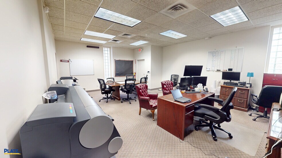 More Photos Of 5956 Market St, Youngstown Office For Sale