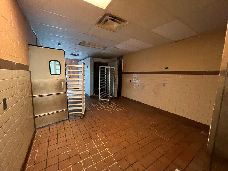 More Photos Of 5185 State Route 30, Greensburg Restaurant For Lease