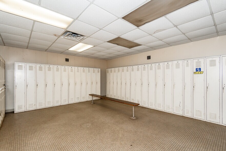 More Photos Of 106 Restoration Park Dr, Medway Service For Lease