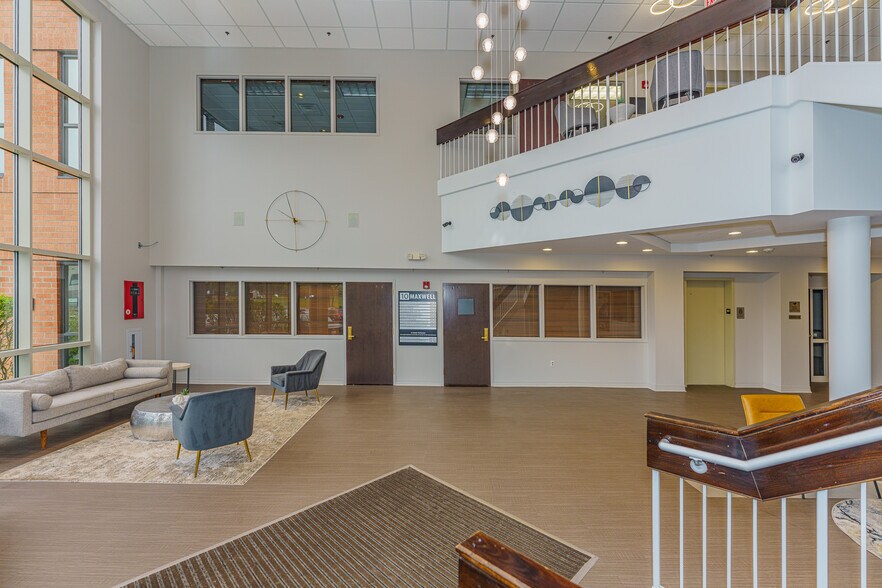 More Photos Of 10 Maxwell Dr, Clifton Park Medical For Lease