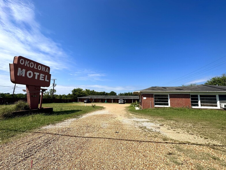 Primary Photo Of 301 S Church St, Okolona Hotel For Sale