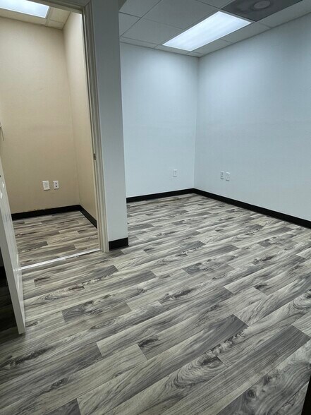 More Photos Of 26103 Interstate 45, Spring Medical For Lease