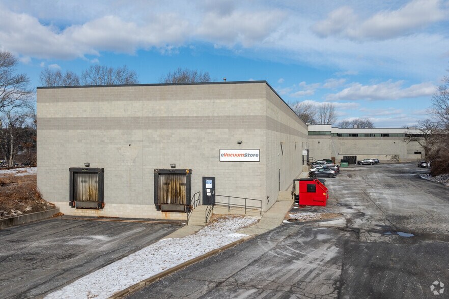 More Photos Of 661 Pleasant St, Norwood Research And Development For Lease