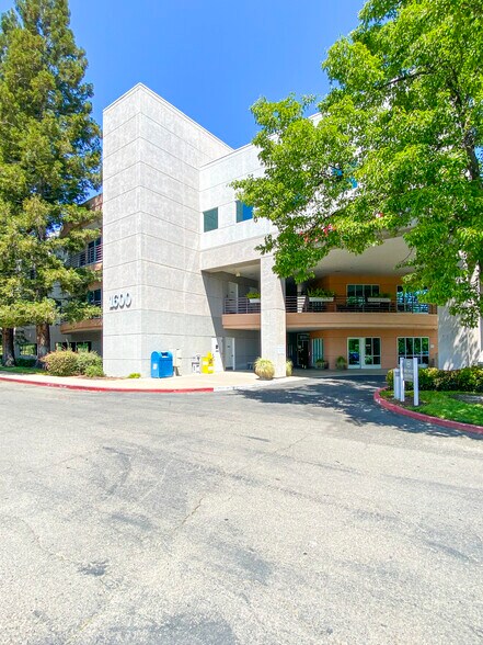 More Photos Of 1600 Creekside Dr, Folsom Medical For Lease