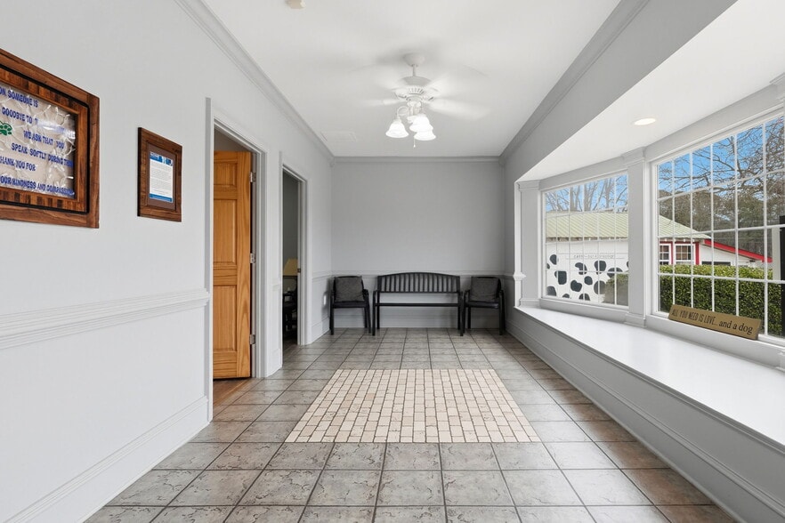 More Photos Of 2853 Lower Union Hill Rd, Canton Veterinarian Kennel For Sale