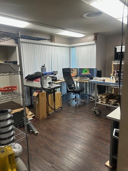 More Photos Of 12424 Gladstone Ave, Sylmar Manufacturing For Lease