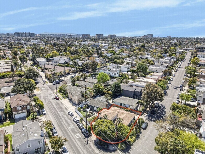 More Photos Of 1134 Marco Pl, Venice Multifamily For Sale