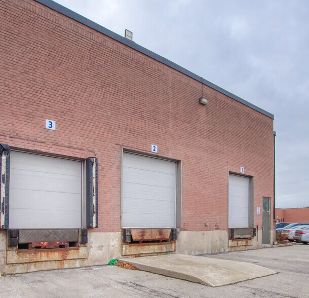 More Photos Of 2115 S Service Rd W, Oakville Warehouse For Sale