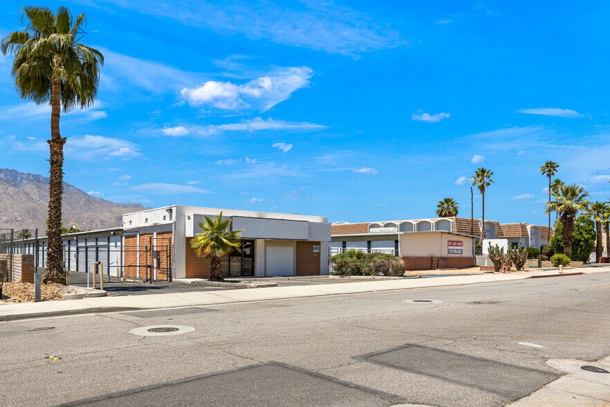 More Photos Of 811-823 S Williams Rd, Palm Springs Self Storage For Sale