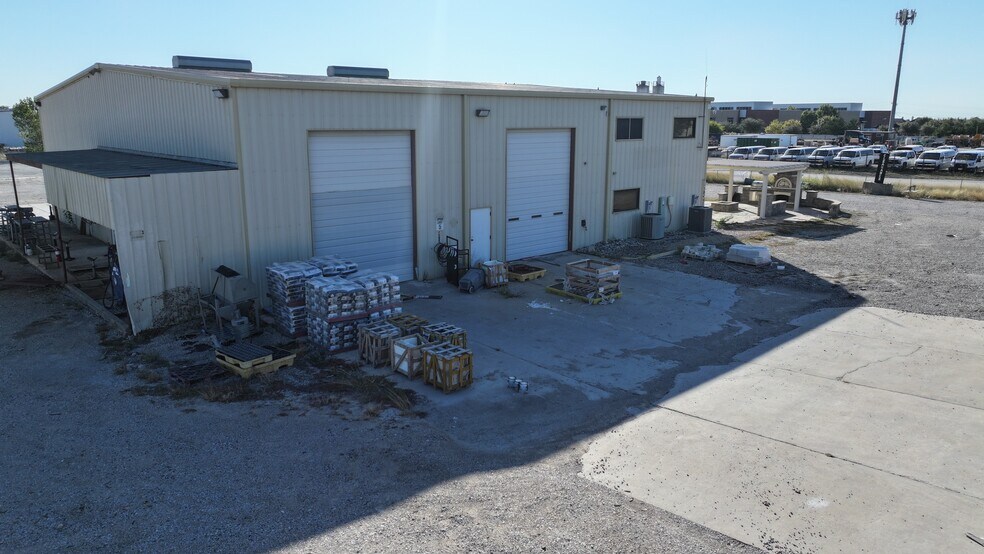 More Photos Of 2725 Prestige Rd, Fort Worth Warehouse For Lease