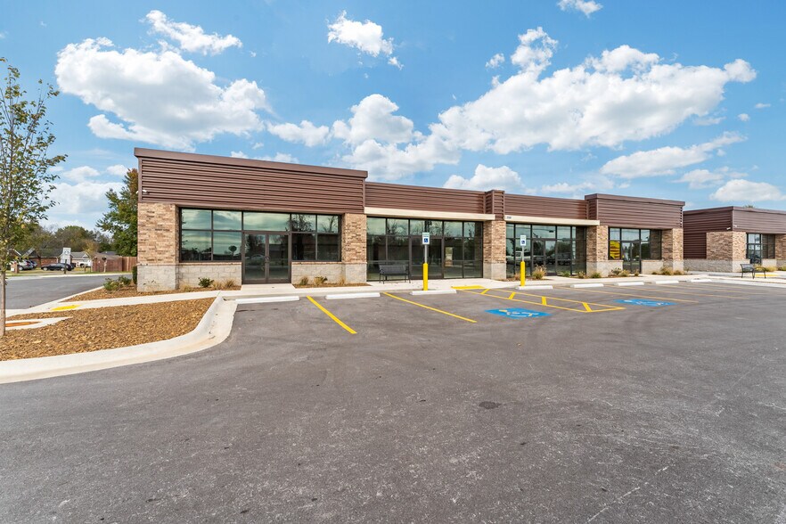 More Photos Of 2630 E Robinson Ave, Springdale Unknown For Lease