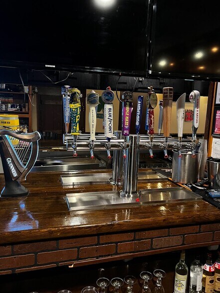 More Photos Of 910 Union Ave, Union Beach Restaurant For Sale