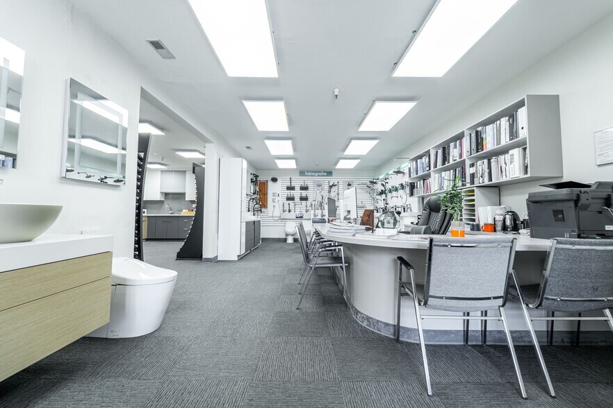 More Photos Of 1435 Huntington Ave, South San Francisco Showroom For Sale