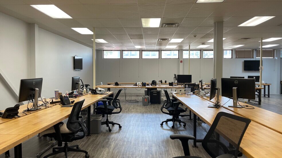 More Photos Of 2801 S Interstate 35 S, Austin Loft Creative Space For Lease