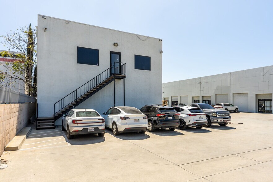 More Photos Of 127-129 S 8th Ave, La Puente Warehouse For Sale