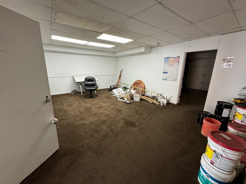 More Photos Of 1 Divinity St, Bristol Storefront Retail Residential For Lease