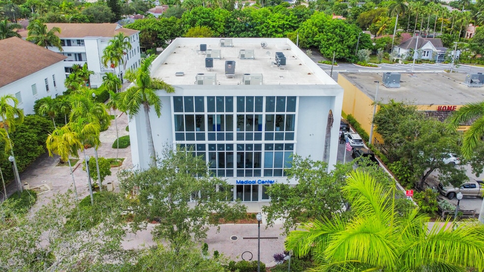 Primary Photo Of 304 N Krome Ave, Homestead Medical For Lease