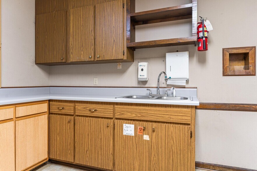 More Photos Of 450 North St, Bamberg Medical For Sale