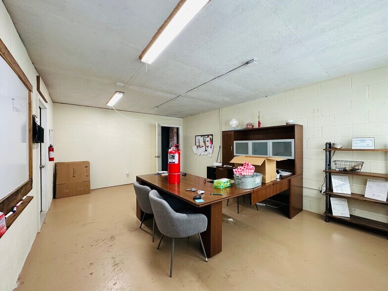 More Photos Of 2122 Walker Tanner Rd, Union City Auto Dealership For Sale
