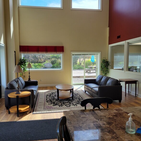 More Photos Of 47 Steves Ln, Gardiner Refrigeration Cold Storage For Sale