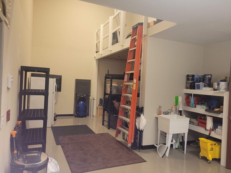 More Photos Of 116 County Line Rd W, Westerville Loft Creative Space For Lease