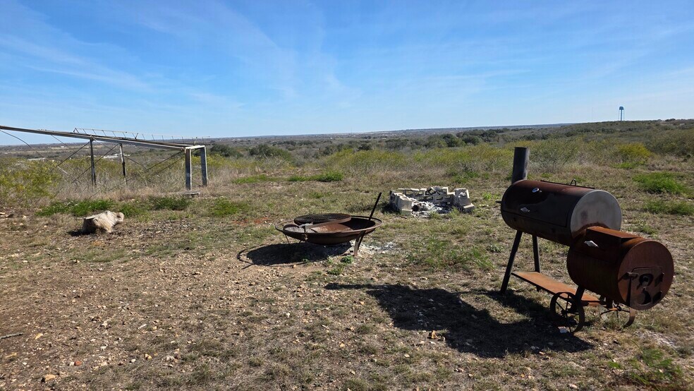 More Photos Of 00 County Road 7563, Devine Land For Sale