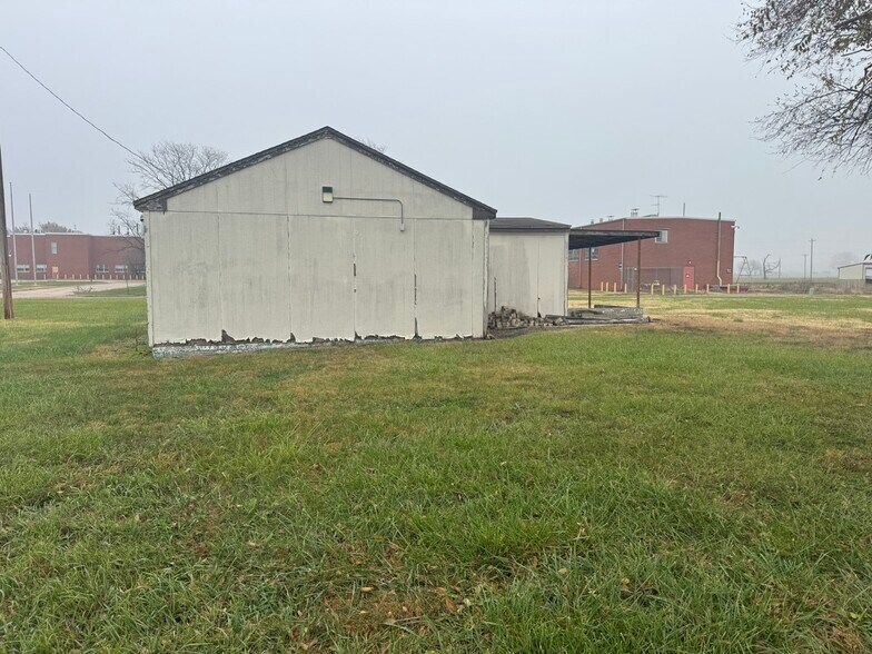 More Photos Of 6810 SE Dwight St, Topeka Industrial For Sale