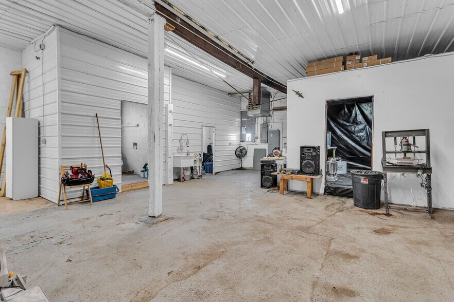 More Photos Of 2419 E Michigan Ave, Jackson Warehouse For Sale