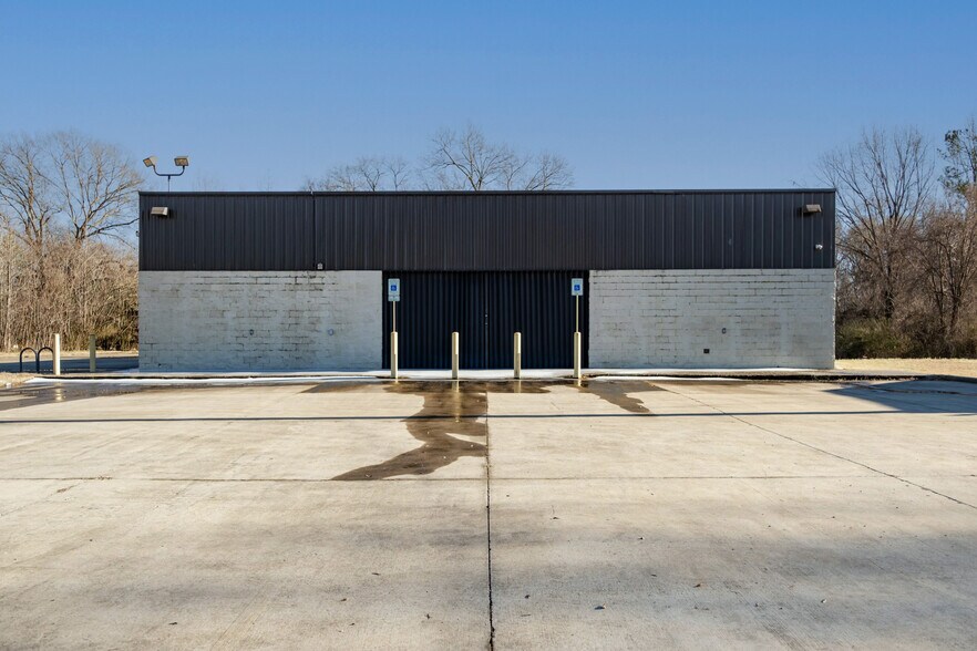 More Photos Of 5226 Highway 61, Memphis Freestanding For Sale