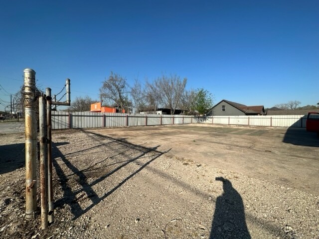 More Photos Of 7902 Irvington, Houston Warehouse For Sale