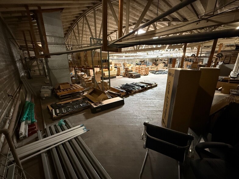 More Photos Of 114 S Coast Hwy, Oceanside General Retail For Lease