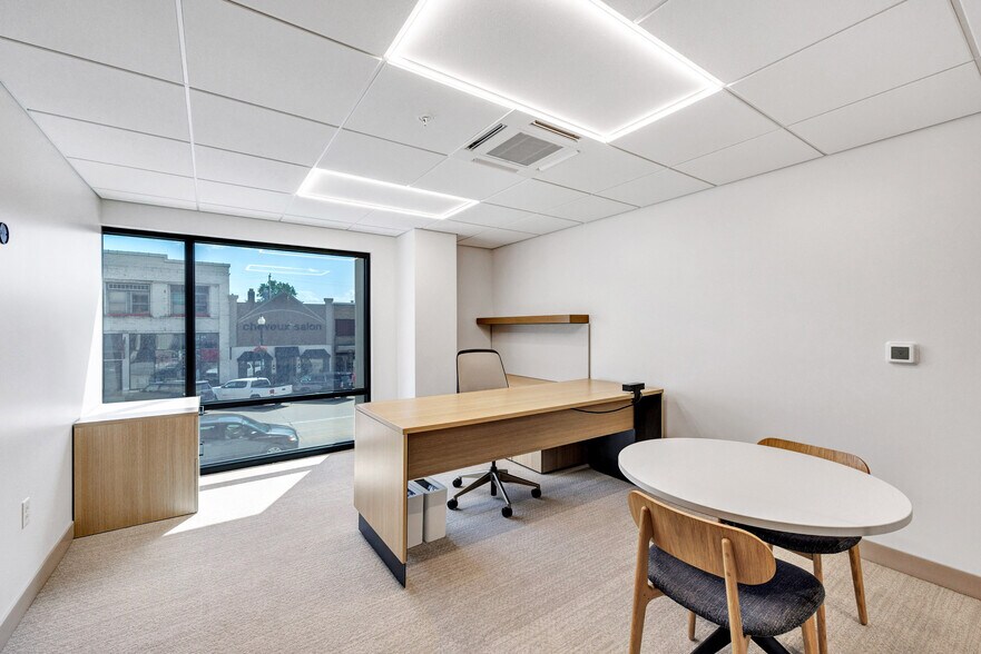 More Photos Of 201 W Wisconsin Ave, Neenah Apartments For Lease