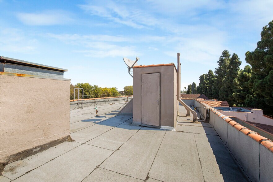 More Photos Of 4261 Leimert Blvd, Los Angeles Apartments For Sale
