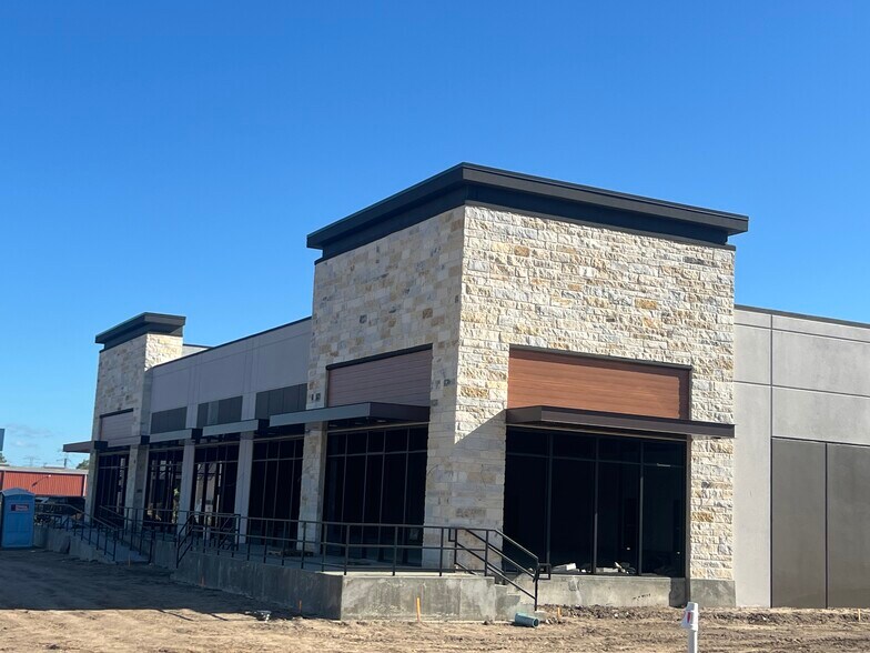 More Photos Of 19300 Morris Ave, Manvel Storefront Retail Office For Lease