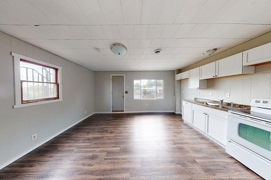 More Photos Of 304 10th Ave NW, Mandan Multifamily For Sale