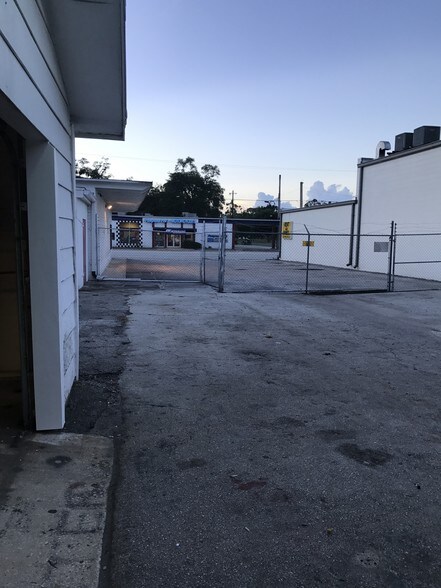 More Photos Of 909 W International Speedway Blvd, Daytona Beach Freestanding For Sale