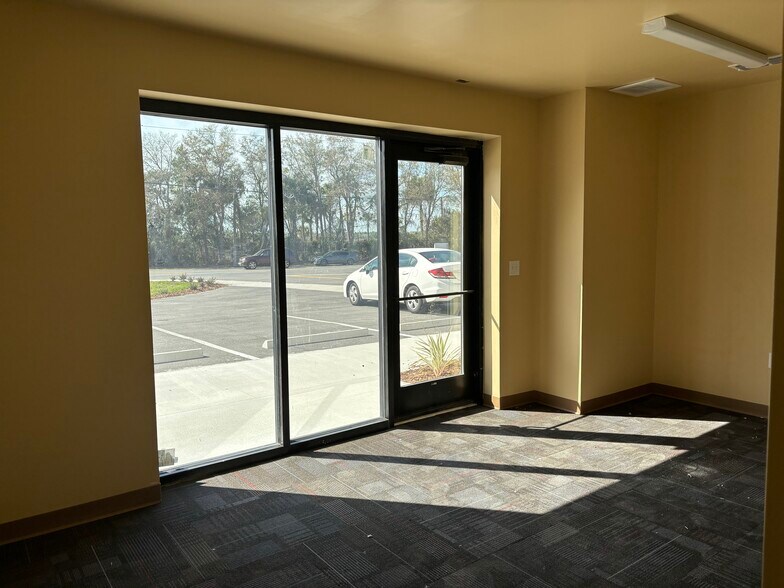 More Photos Of 2995 Mayport Rd, Jacksonville Manufacturing For Lease