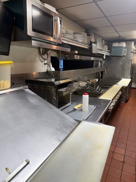 More Photos Of 17308 Susquehanna Trl, New Freedom Restaurant For Sale