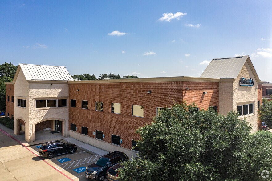 More Photos Of 571 W Main St, Lewisville Medical For Lease