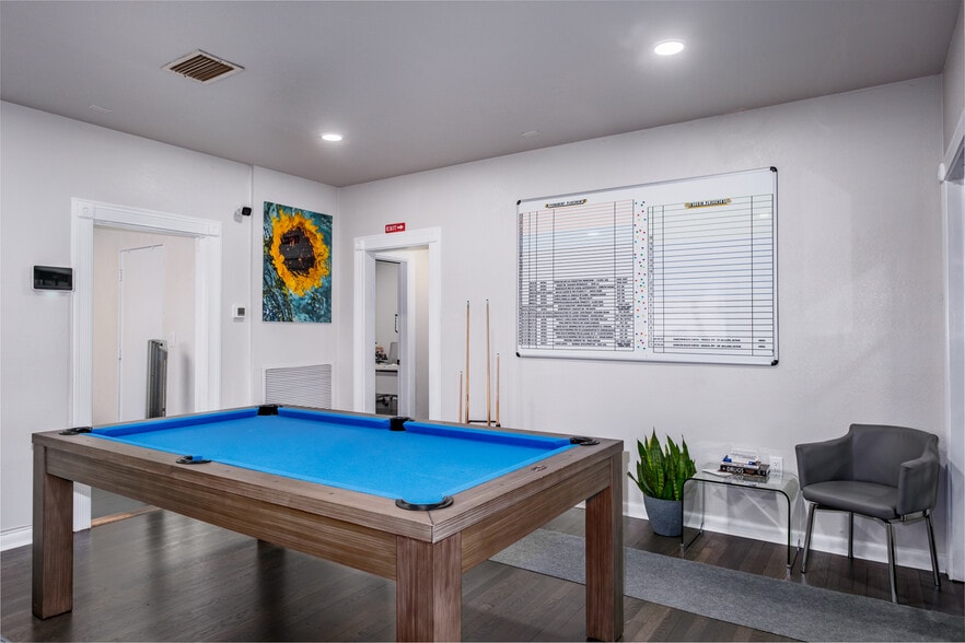 More Photos Of 3848 Central Ave, Saint Petersburg Office For Lease