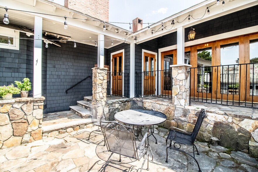 More Photos Of 27 Western Ave, Kennebunk Restaurant For Sale