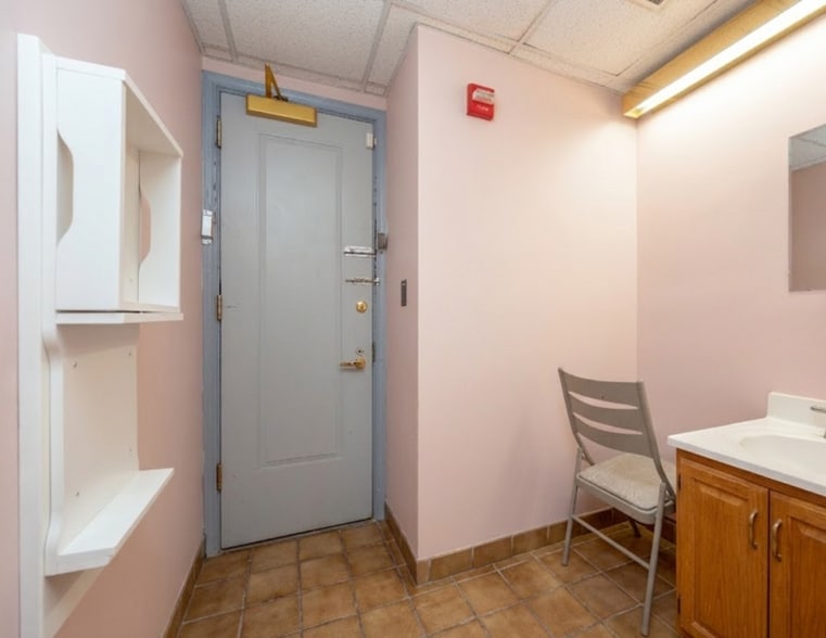 More Photos Of 330 N Charles St, Baltimore Apartments For Lease