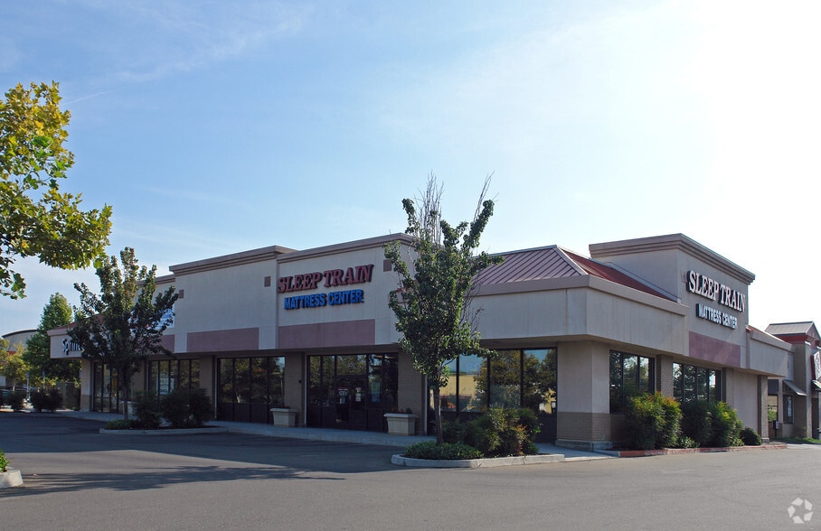 More Photos Of 1050 Tharp Rd, Yuba City General Retail For Lease