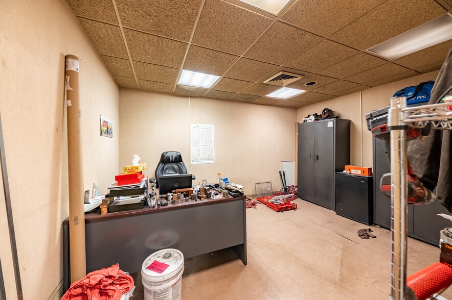 More Photos Of 714 Braddock View Dr, Mount Braddock Warehouse For Sale