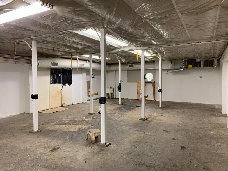 More Photos Of 1528 N Bonnie Beach Pl, Los Angeles Warehouse For Sale