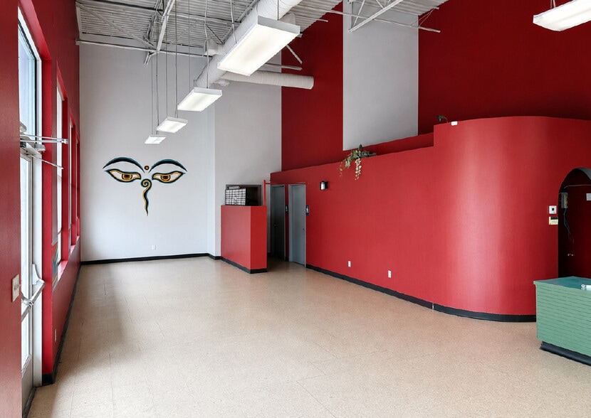 More Photos Of 3001 S Saint Francis Dr, Santa Fe Freestanding For Lease