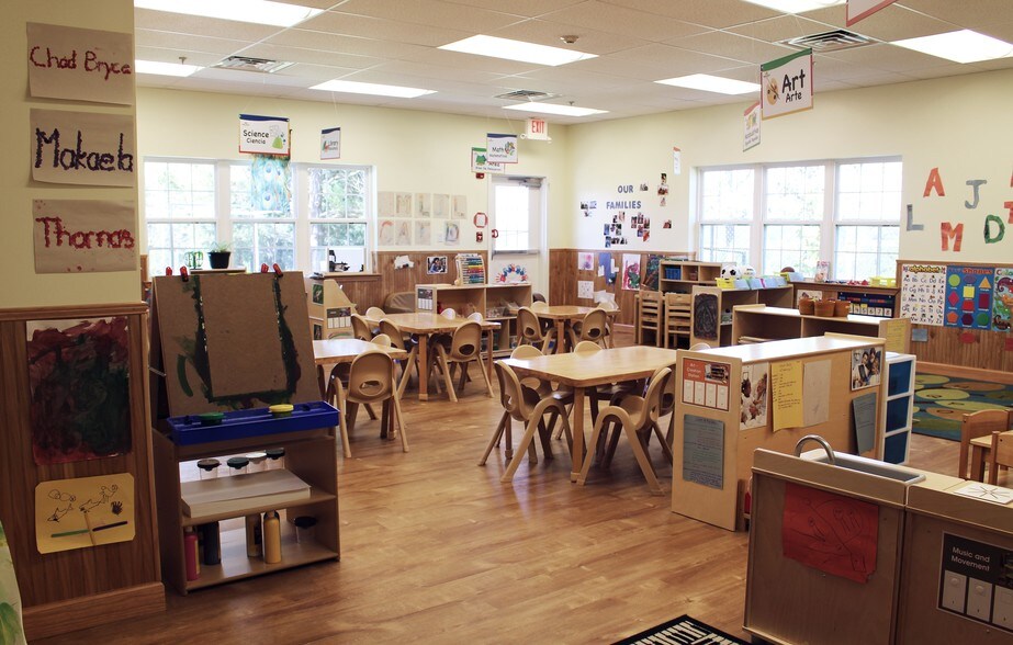 More Photos Of 4798 Live Oak Church Rd, Crestview Daycare Center For Lease